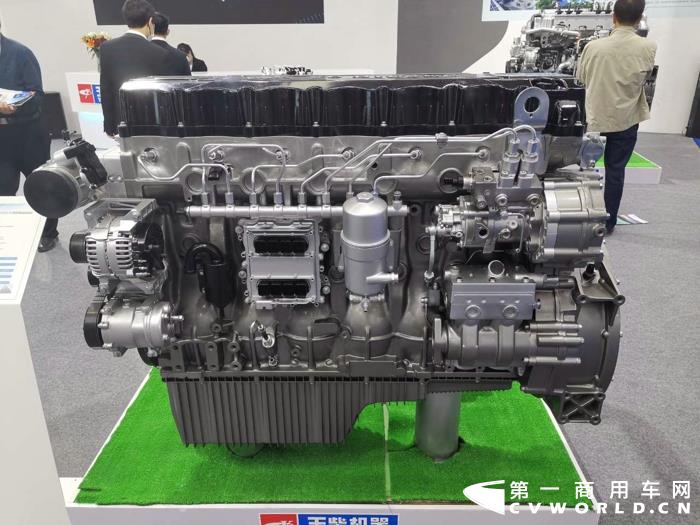 玉柴機(jī)器YCK13-60系列國六柴油發(fā)動機(jī)，功率覆蓋530-600馬力2.jpg